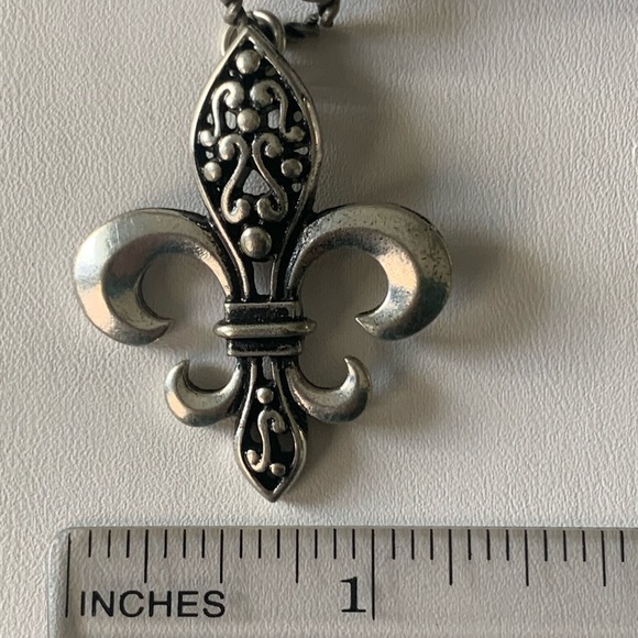 Necklace fleur de Lis - Picture 5 of 7